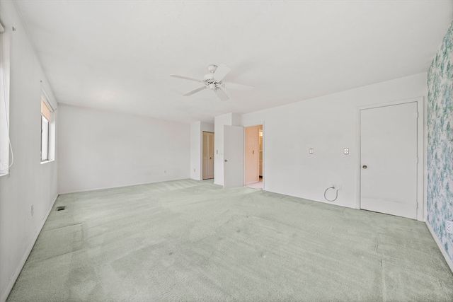 9 Greenbrook Dr 9, Stoughton, MA 02072