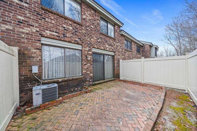 9 Greenbrook Dr 9, Stoughton, MA 02072