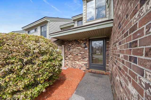 9 Greenbrook Dr 9, Stoughton, MA 02072