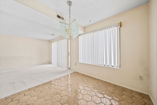 9 Greenbrook Dr 9, Stoughton, MA 02072