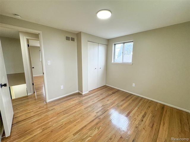 20350 Alderton Street, Detroit, MI 48219