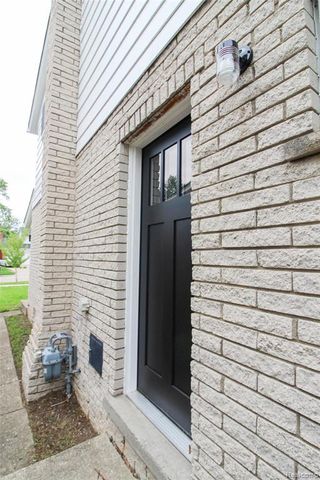 20350 Alderton Street, Detroit, MI 48219