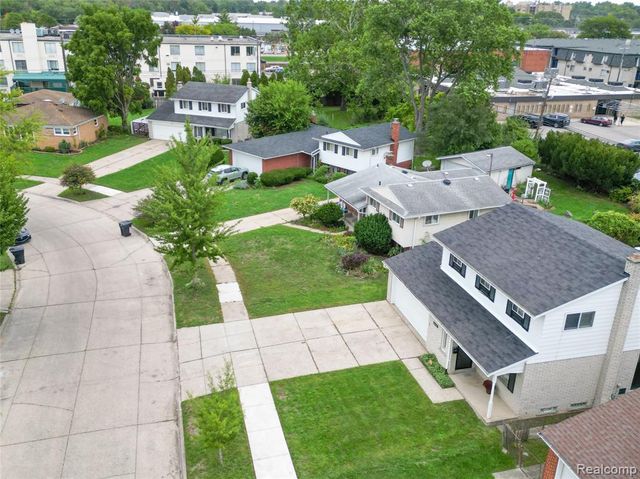 20350 Alderton Street, Detroit, MI 48219