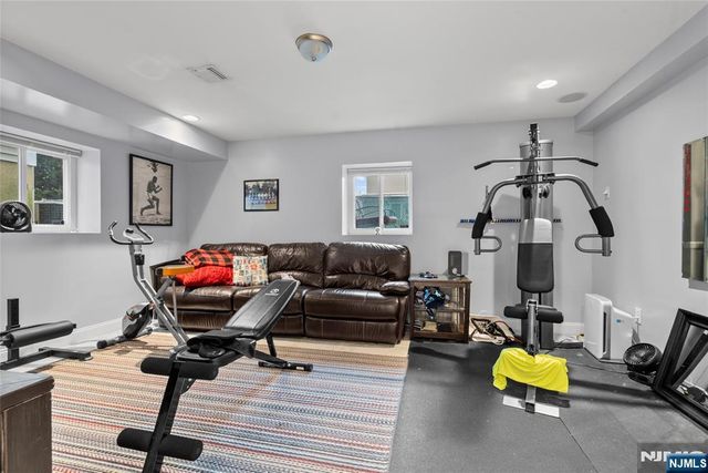 817 7th Street A, Secaucus, NJ 07094