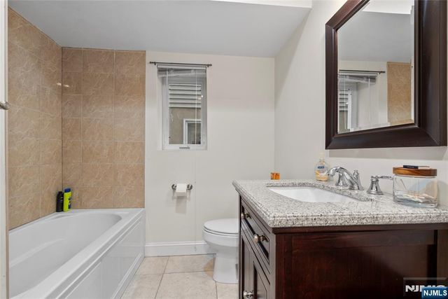 817 7th Street A, Secaucus, NJ 07094