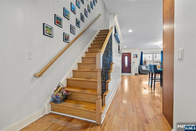 817 7th Street A, Secaucus, NJ 07094