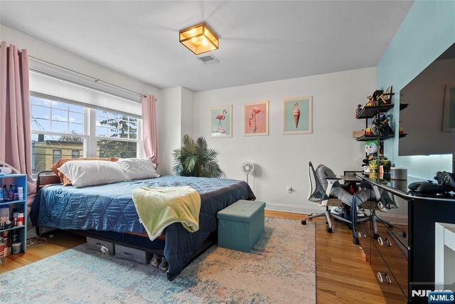 817 7th Street A, Secaucus, NJ 07094