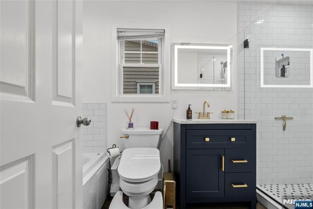 817 7th Street A, Secaucus, NJ 07094