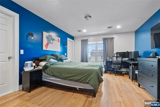 817 7th Street A, Secaucus, NJ 07094