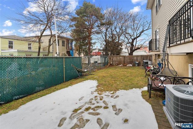 817 7th Street A, Secaucus, NJ 07094