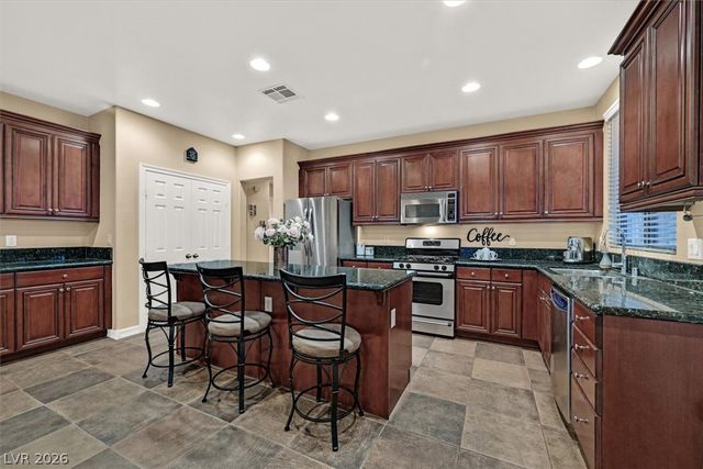 7630 Port Orchard Avenue, Las Vegas, NV 89113