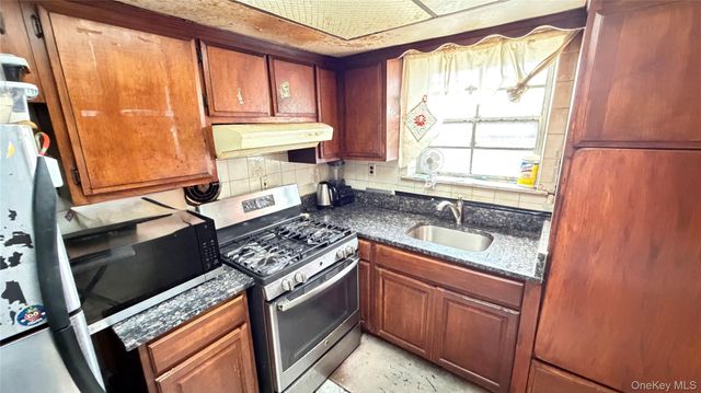 2016 Lafayette Avenue, Bronx, NY 10473