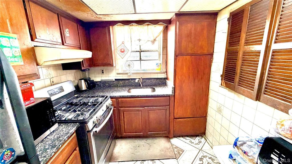 2016 Lafayette Avenue, Bronx, NY 10473 — photo 4