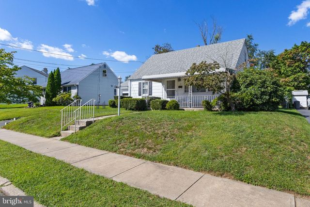 6 WESTON RD, Ewing, NJ 08618