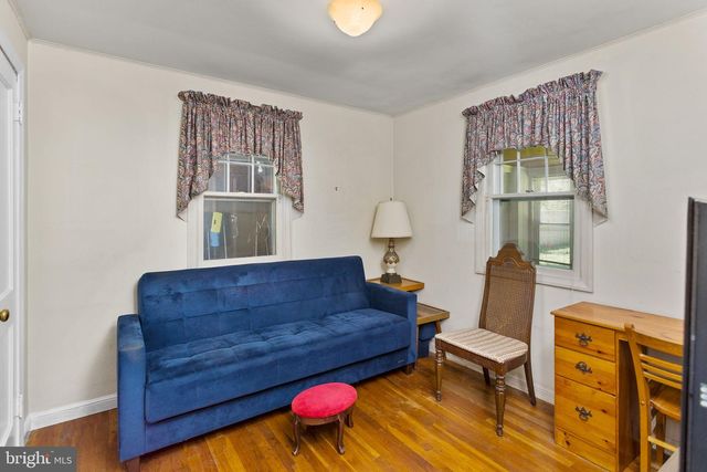 6 WESTON RD, Ewing, NJ 08618