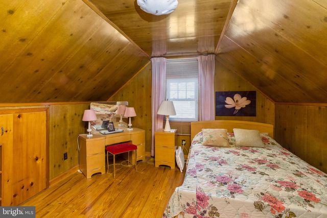 6 WESTON RD, Ewing, NJ 08618