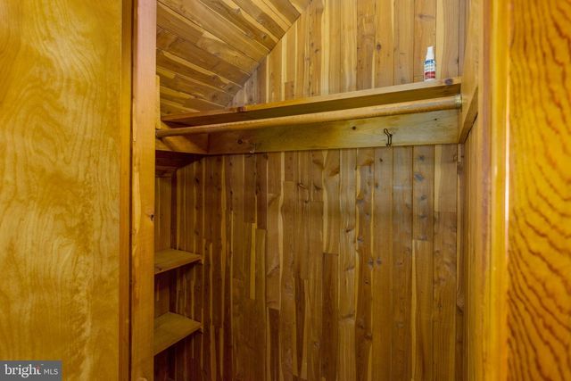 6 WESTON RD, Ewing, NJ 08618
