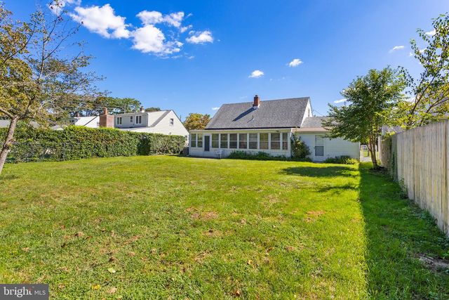 6 WESTON RD, Ewing, NJ 08618