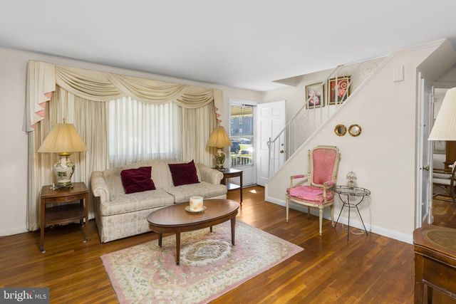 6 WESTON RD, Ewing, NJ 08618