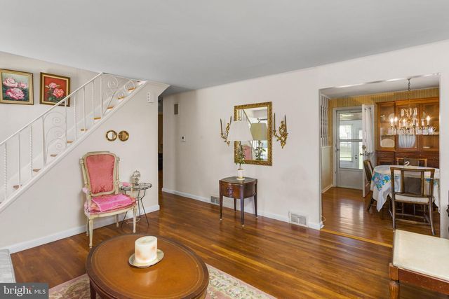 6 WESTON RD, Ewing, NJ 08618