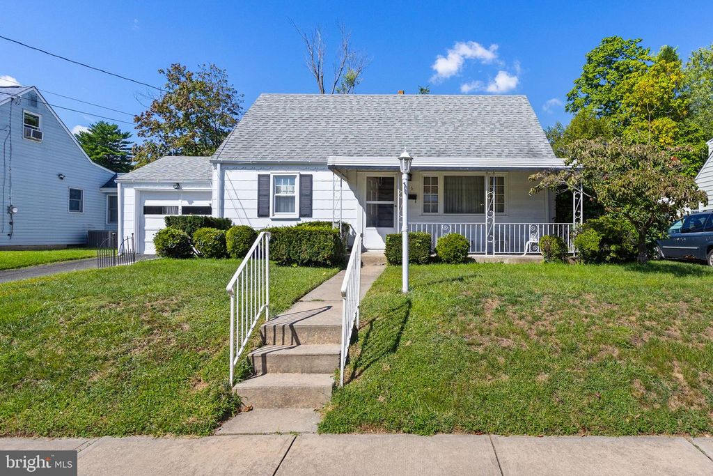 6 WESTON RD, Ewing, NJ 08618