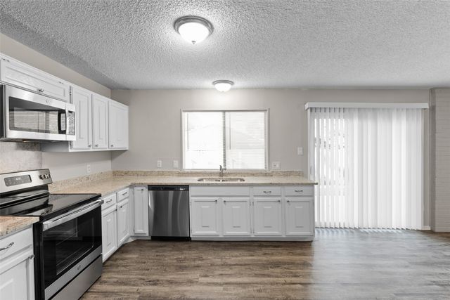 2011 Lavon Creek Lane, Arlington, TX 76006