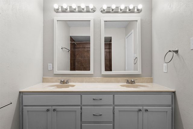 2011 Lavon Creek Lane, Arlington, TX 76006