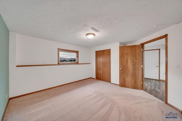 2523 TOMAHAWK DR, Rapid City, SD 57702