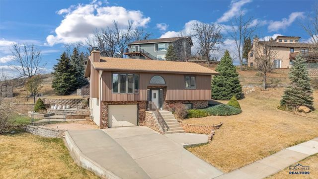 2523 TOMAHAWK DR, Rapid City, SD 57702