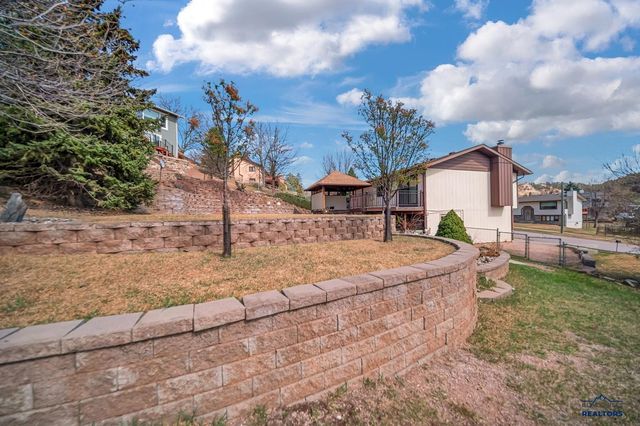 2523 TOMAHAWK DR, Rapid City, SD 57702