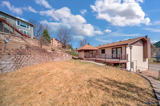 2523 TOMAHAWK DR, Rapid City, SD 57702