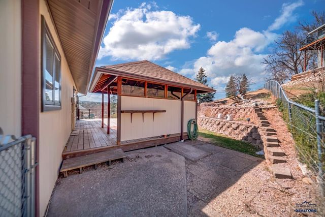 2523 TOMAHAWK DR, Rapid City, SD 57702