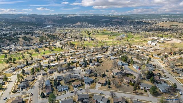 2523 TOMAHAWK DR, Rapid City, SD 57702