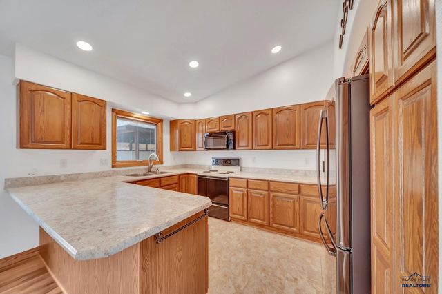 2523 TOMAHAWK DR, Rapid City, SD 57702