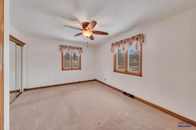 2523 TOMAHAWK DR, Rapid City, SD 57702