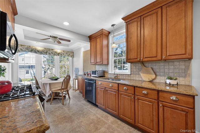 252 Morris Avenue, Rockville Centre, NY 11570