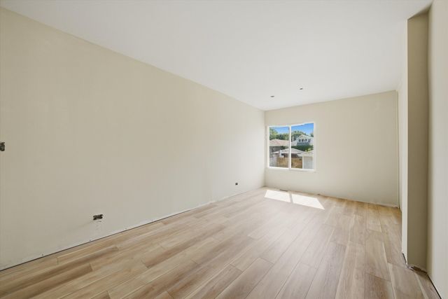 8016 S Perry Avenue, Chicago, IL 60620