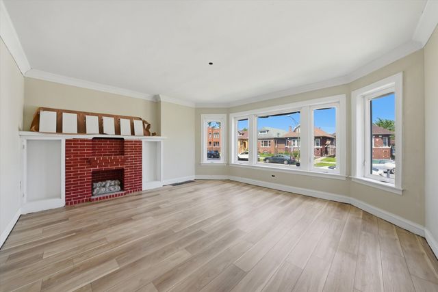 8016 S Perry Avenue, Chicago, IL 60620