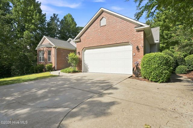 30 Lake View Drive E, Pinehurst, NC 28374