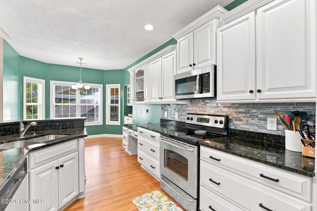 30 Lake View Drive E, Pinehurst, NC 28374