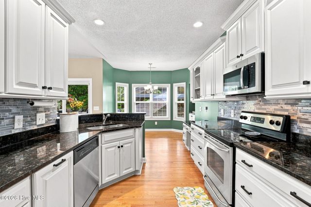 30 Lake View Drive E, Pinehurst, NC 28374