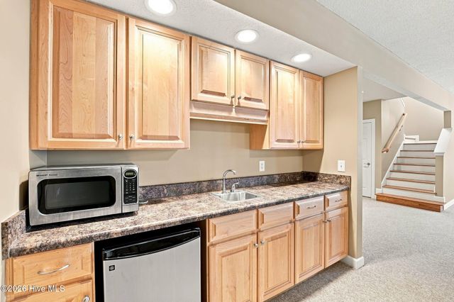30 Lake View Drive E, Pinehurst, NC 28374