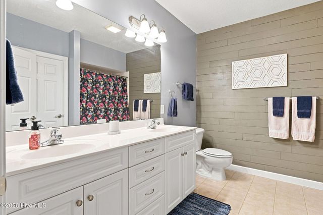 30 Lake View Drive E, Pinehurst, NC 28374