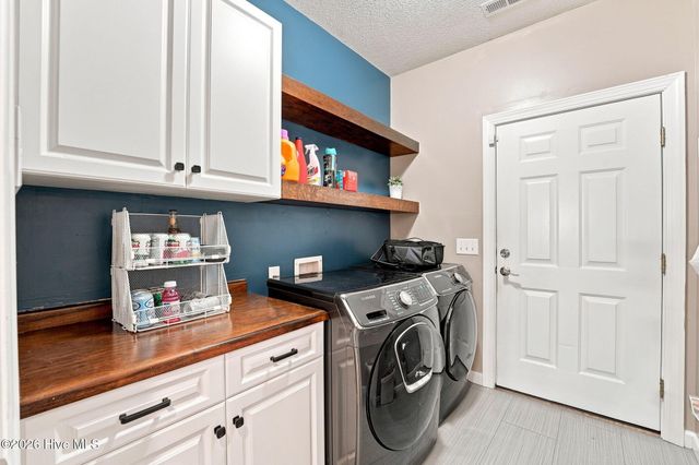 30 Lake View Drive E, Pinehurst, NC 28374