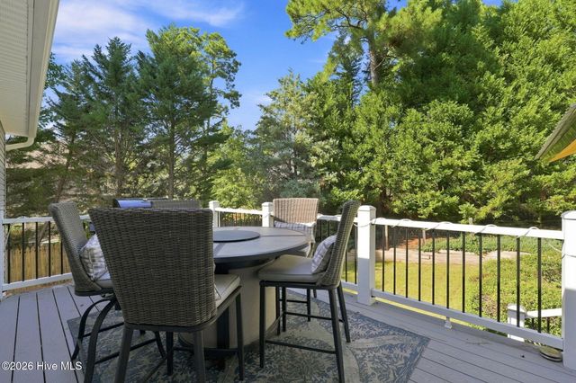 30 Lake View Drive E, Pinehurst, NC 28374