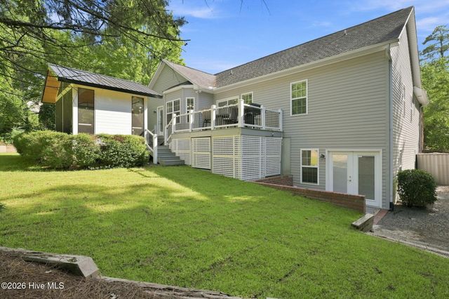 30 Lake View Drive E, Pinehurst, NC 28374