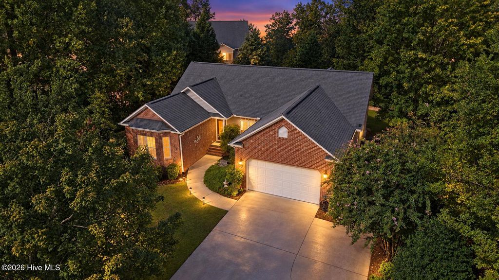 30 Lake View Drive E, Pinehurst, NC 28374
