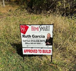 49 E Market Street, Hyde Park, NY 12538