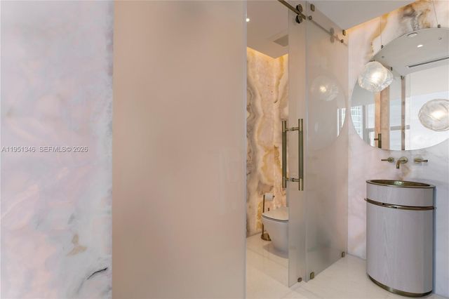 851 NE 1st Ave 3411, Miami, FL 33132