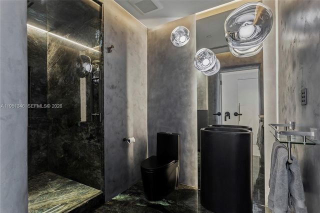 851 NE 1st Ave 3411, Miami, FL 33132